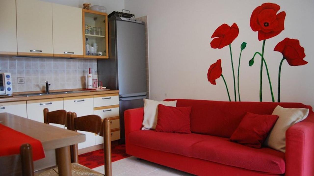Comfy With Balcony And Ac Apartment *